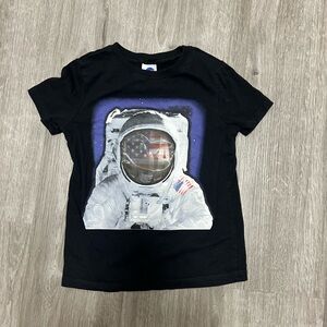 Boy’s NASA hologram t-shirt, w/‎ USA detail, size S